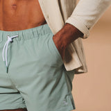 Shorts de baño lisos de secado rápido en Salvia