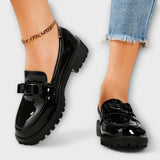 Mocasines Femeninos Negros en Charol con Lazo