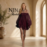 Nádia - Vestido mini con hombros al descubierto y encaje